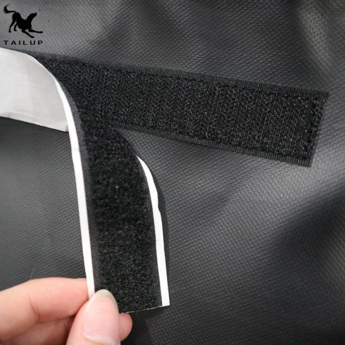 mata do samochodu do przewozu zwierząt