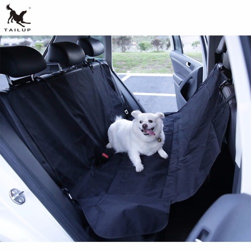 mata do samochodu do przewozu psa